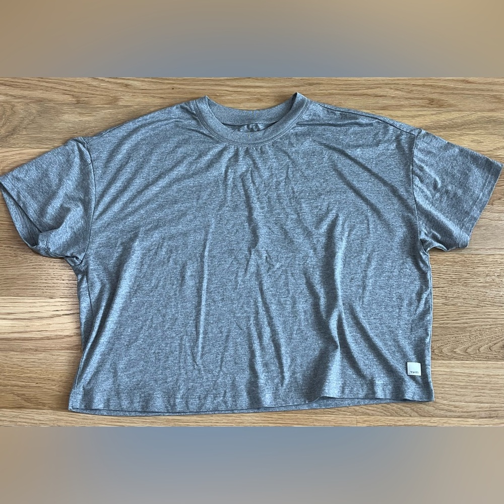 Vuori medium crop top excellent condition